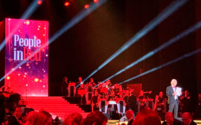 Proyección ultra panorámica a máxima resolución y sonorización en una puesta en escena espectacular para la gala benéfica People in Red en Barcelona