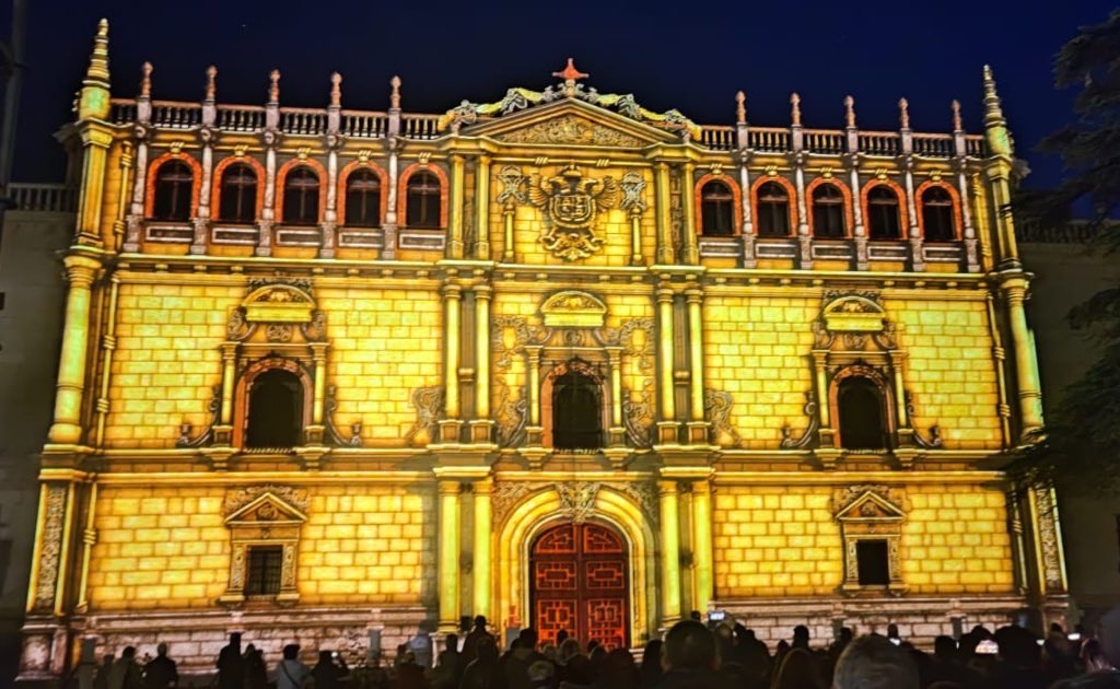 Videomapping instalado por SONO en la Universidad de Alcalá