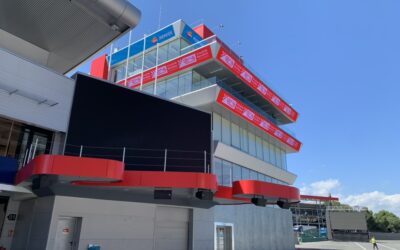 Integración AV en la torre de control y en el pódium del Circuit